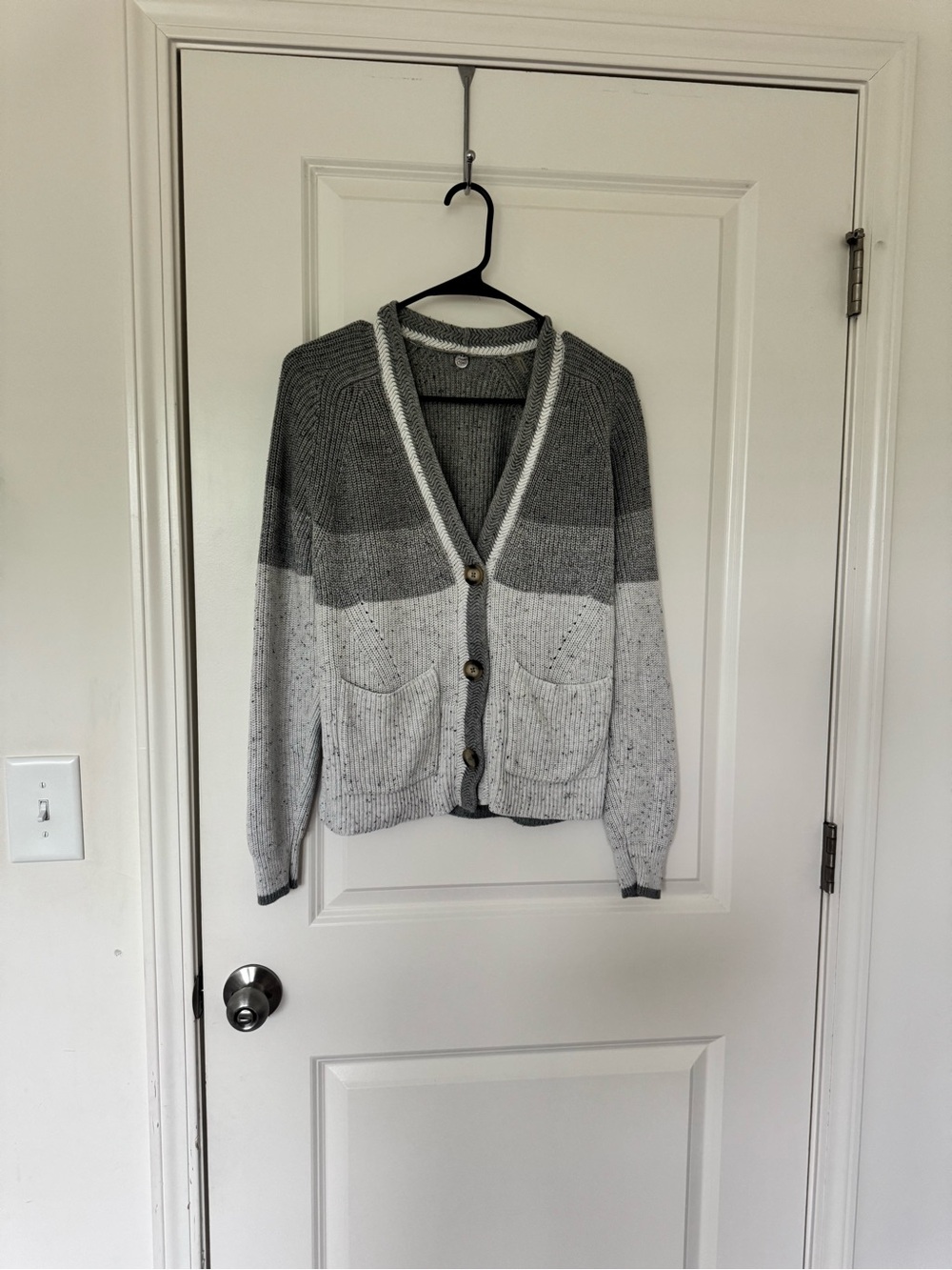 Nicely used: Small Grey Ombre V-Neck Button Front Cardigan Sweater
